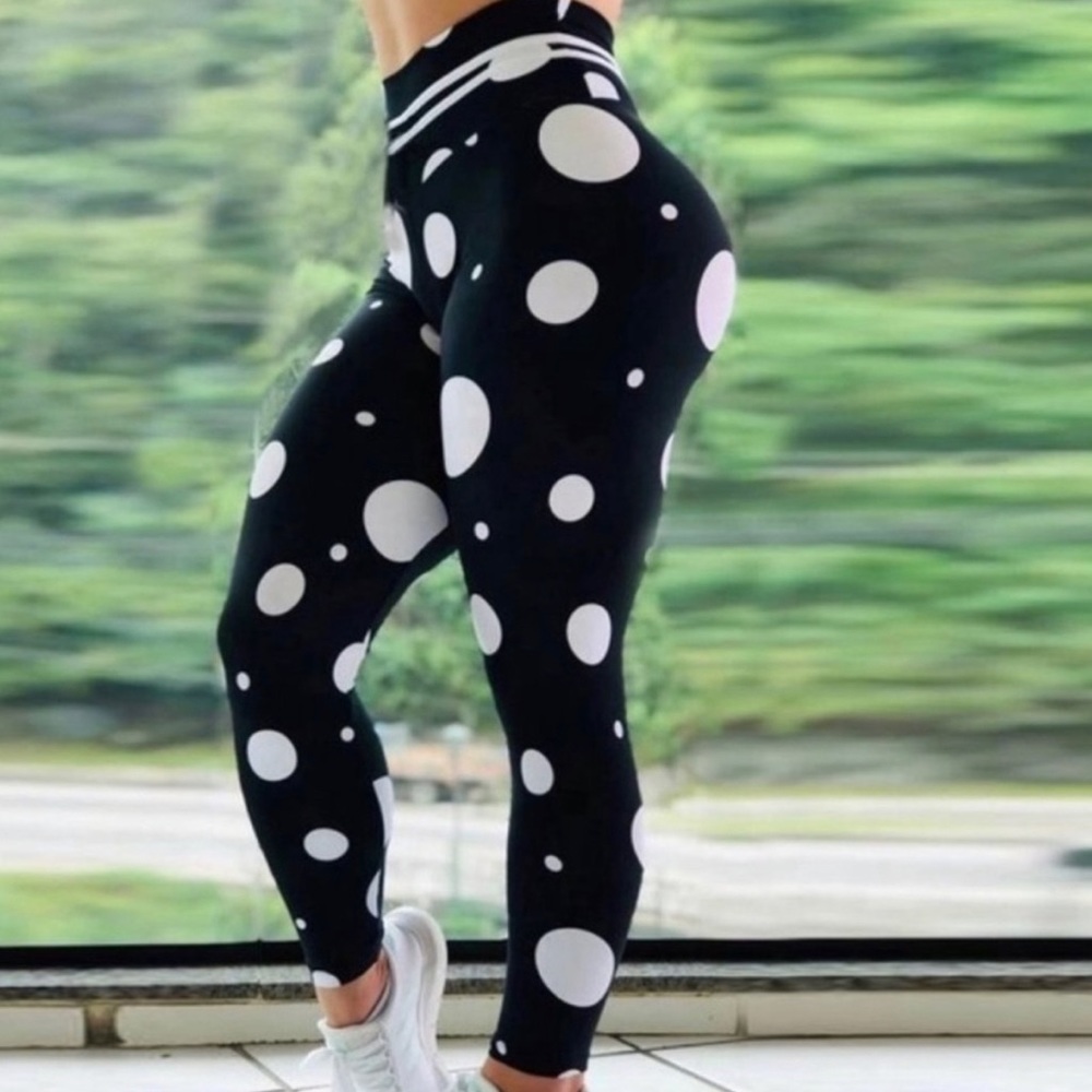 Polka dot leggings